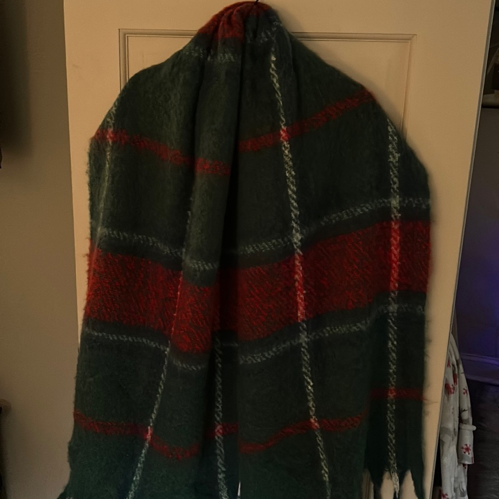 Lucky Brand scarf/shawl wrap